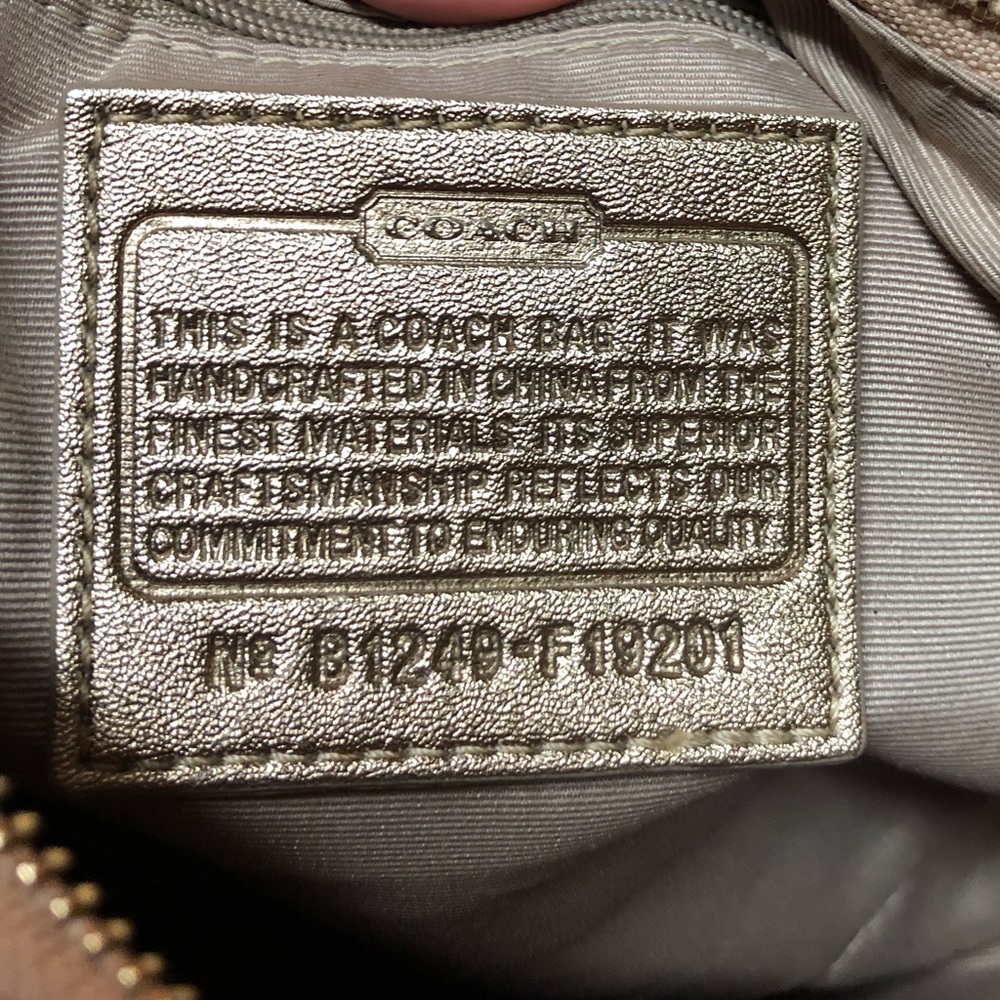 ✨Crossbody Coach Bag✨ - Picture 3 of 3